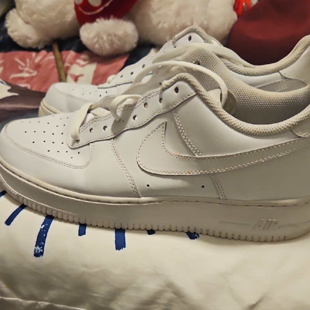 Nike White Sneakerswear twice yo small